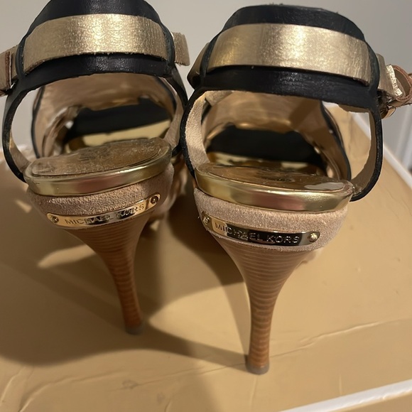 Micheal Kors heels open toe - Picture 3 of 3